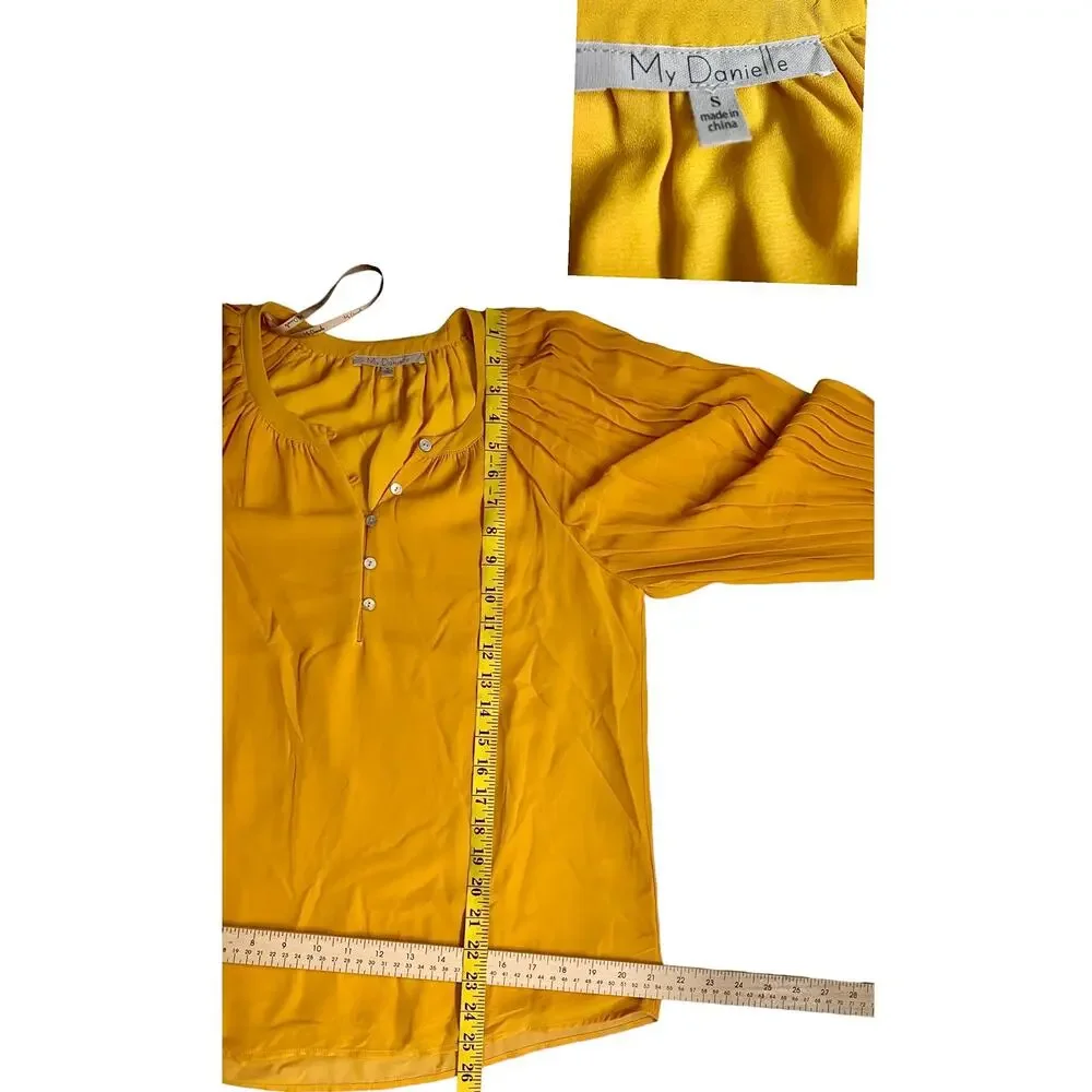 Bundle of 4‎ tops -Women’s Size Small Work Wear Casual Tops Skull Floral Print - Picture 10 of 14